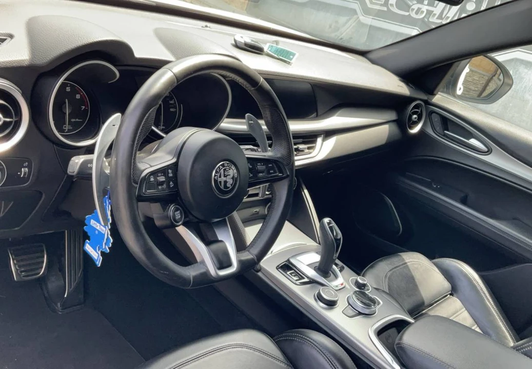 2022 Alfa Romeo Stelvio - Image 9 of 15