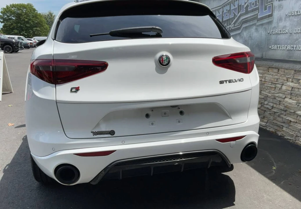 2022 Alfa Romeo Stelvio - Image 3 of 15