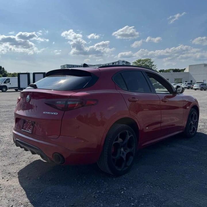 2022 Alfa Romeo Stelvio - Image 5 of 10