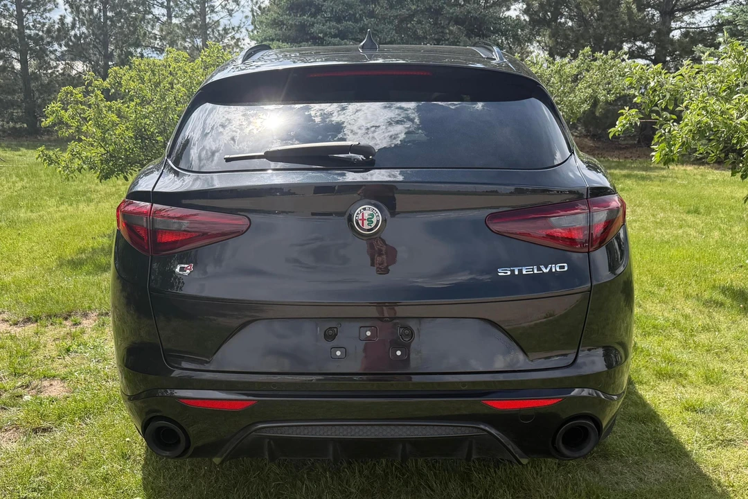 2022 Alfa Romeo Stelvio - Image 5 of 31