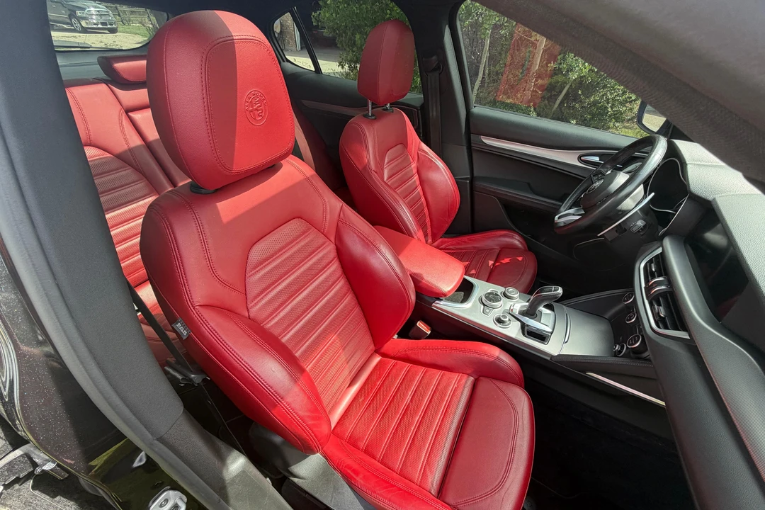 2022 Alfa Romeo Stelvio - Image 25 of 31