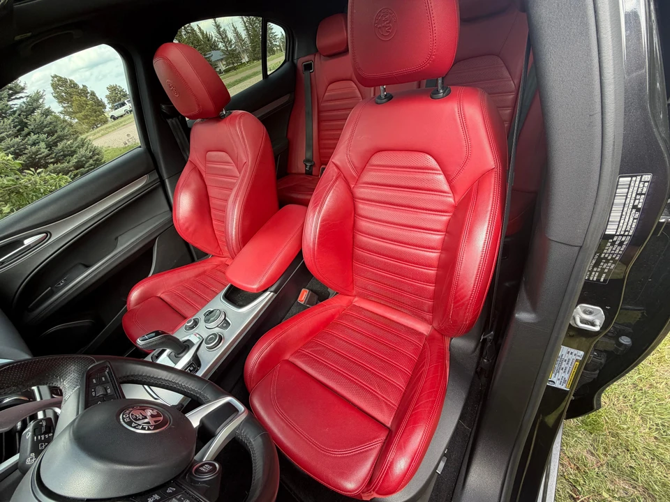 2022 Alfa Romeo Stelvio - Image 28 of 31