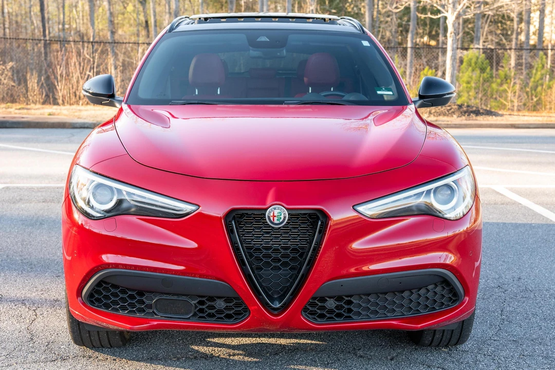 2022 Alfa Romeo Stelvio - Image 2 of 31