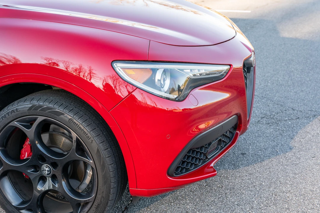 2022 Alfa Romeo Stelvio - Image 16 of 31