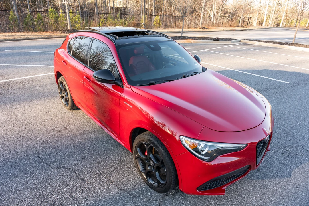 2022 Alfa Romeo Stelvio - Image 15 of 31