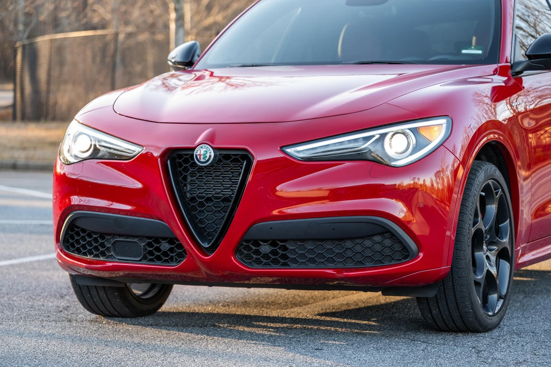 2022 Alfa Romeo Stelvio - Image 19 of 31
