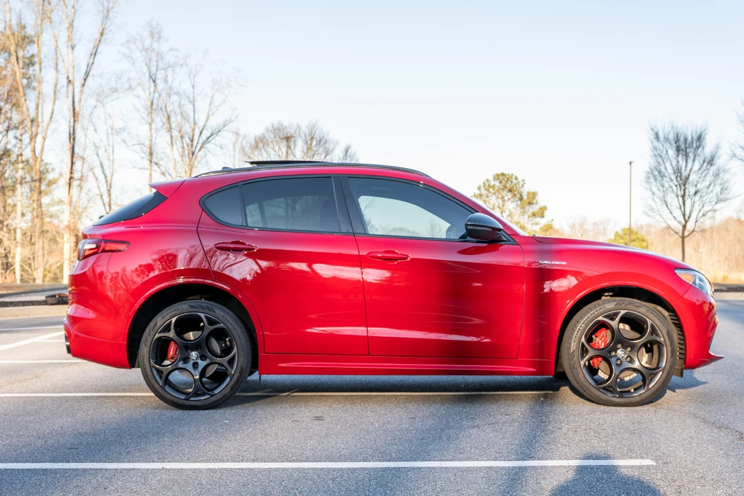 2022 Alfa Romeo Stelvio - Image 12 of 31