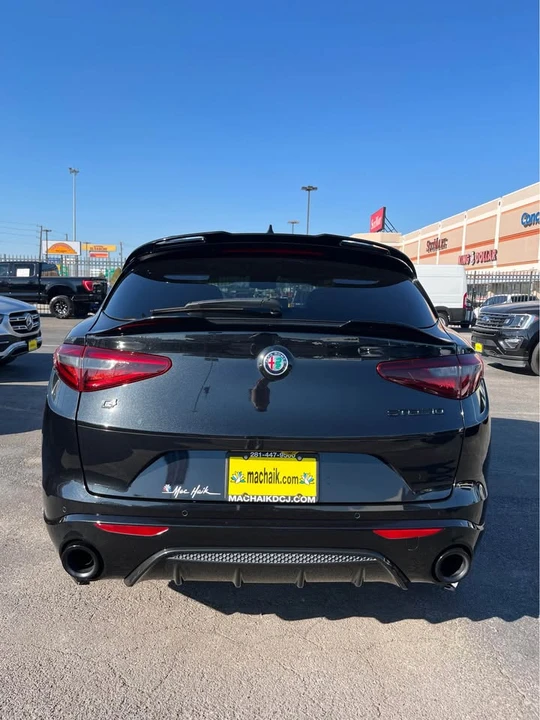 2022 Alfa Romeo Stelvio - Image 5 of 12