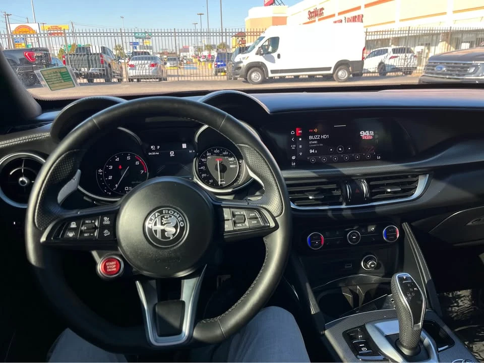 2022 Alfa Romeo Stelvio - Image 11 of 12