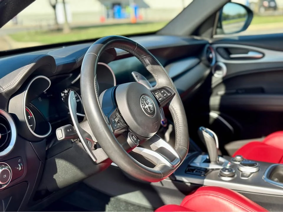 2022 Alfa Romeo Stelvio - Image 9 of 11
