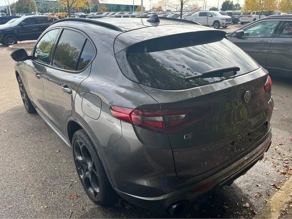 2022 Alfa Romeo Stelvio - Image 2 of 9