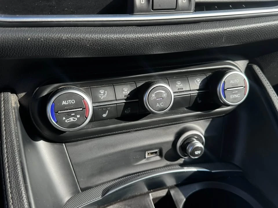 2022 Alfa Romeo Stelvio - Image 13 of 20