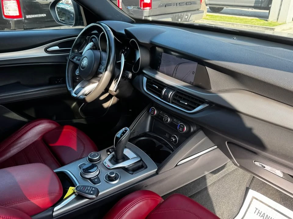 2022 Alfa Romeo Stelvio - Image 15 of 20
