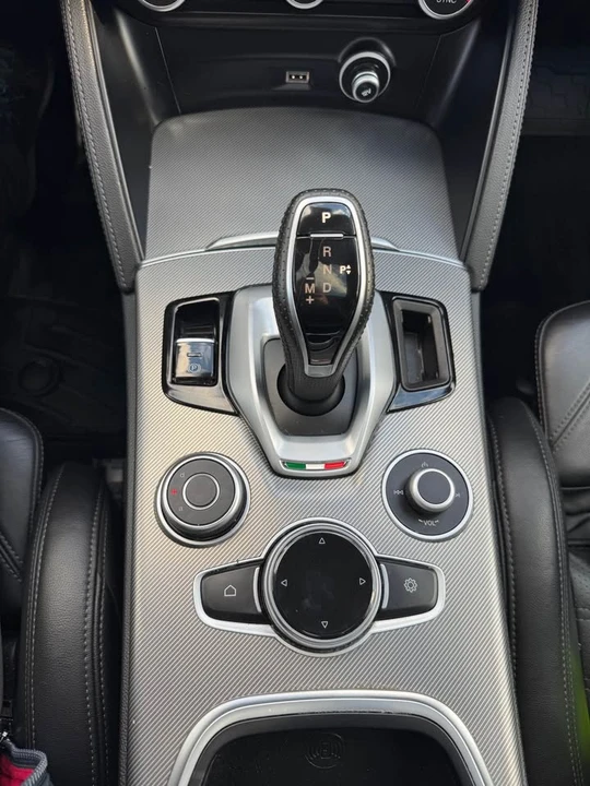 2022 Alfa Romeo Stelvio - Image 15 of 20