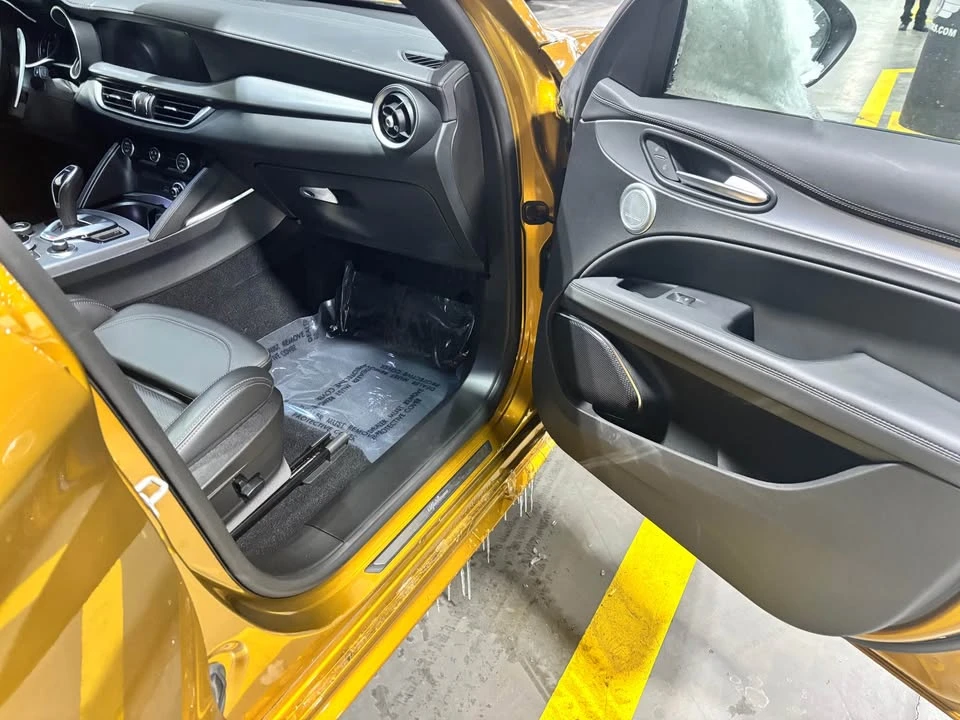 2022 Alfa Romeo - Image 6 of 11