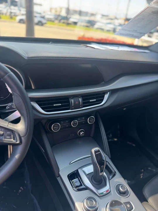 2022 Alfa Romeo Stelvio - Image 7 of 8