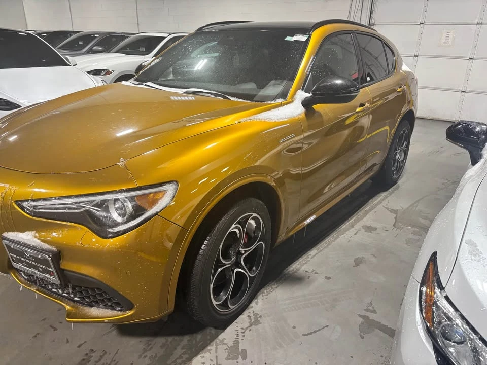 2022 Alfa Romeo - Image 2 of 11