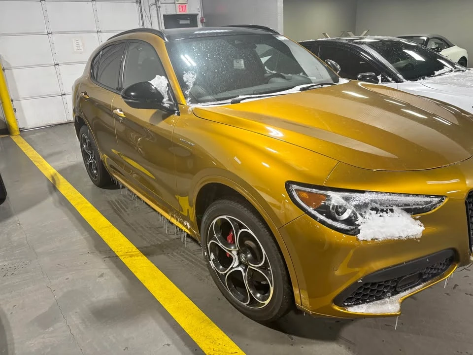 2022 Alfa Romeo - Image 3 of 11