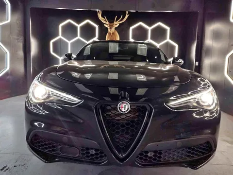 2022 Alfa Romeo Stelvio Veloce Sport