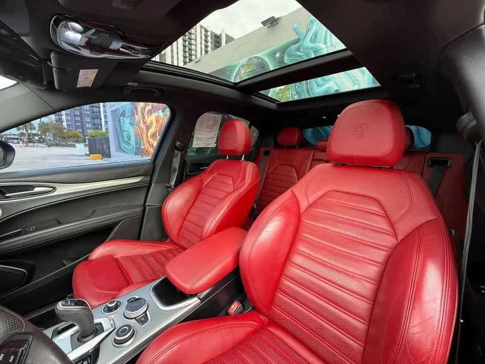 2022 Alfa Romeo Stelvio - Image 2 of 9
