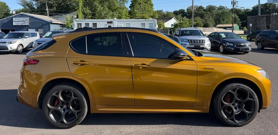 2022 Alfa Romeo Stelvio - Image 5 of 12