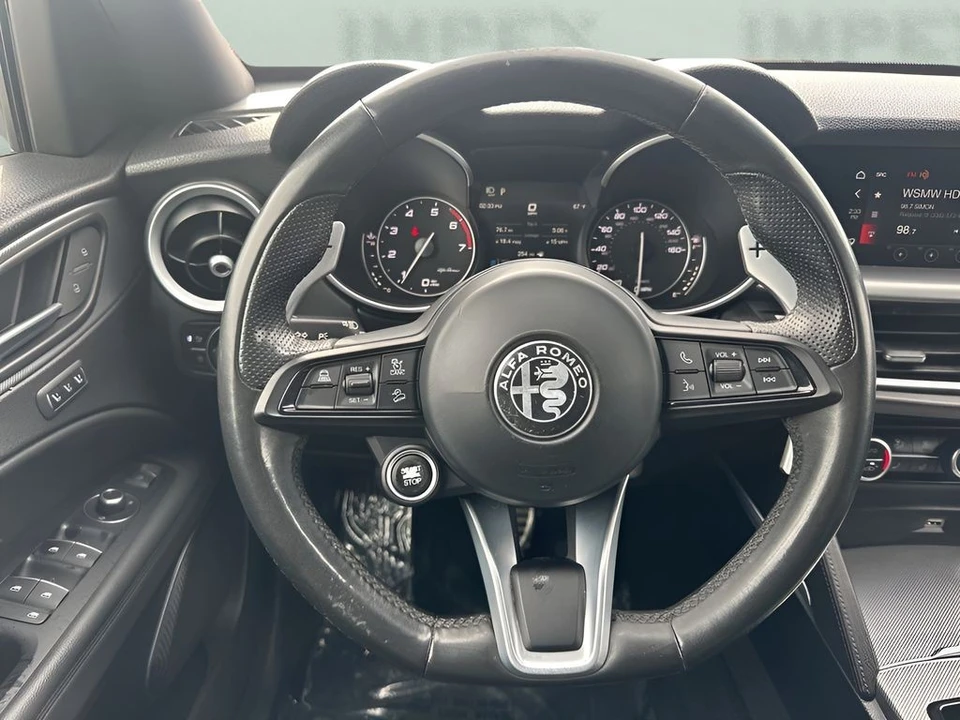 2022 Alfa Romeo Stelvio - Image 18 of 21