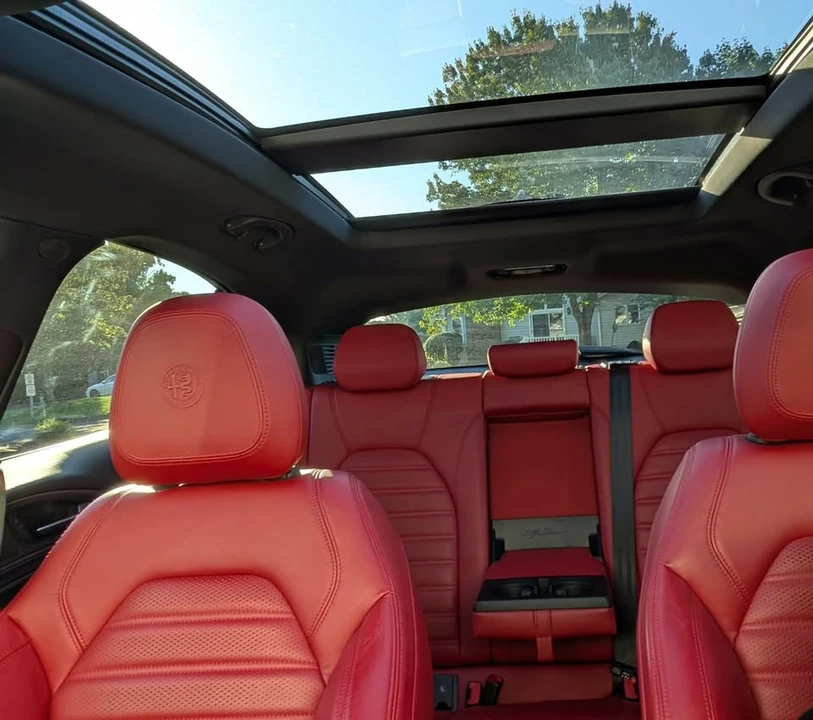 2022 Alfa Romeo Stelvio - Image 2 of 20