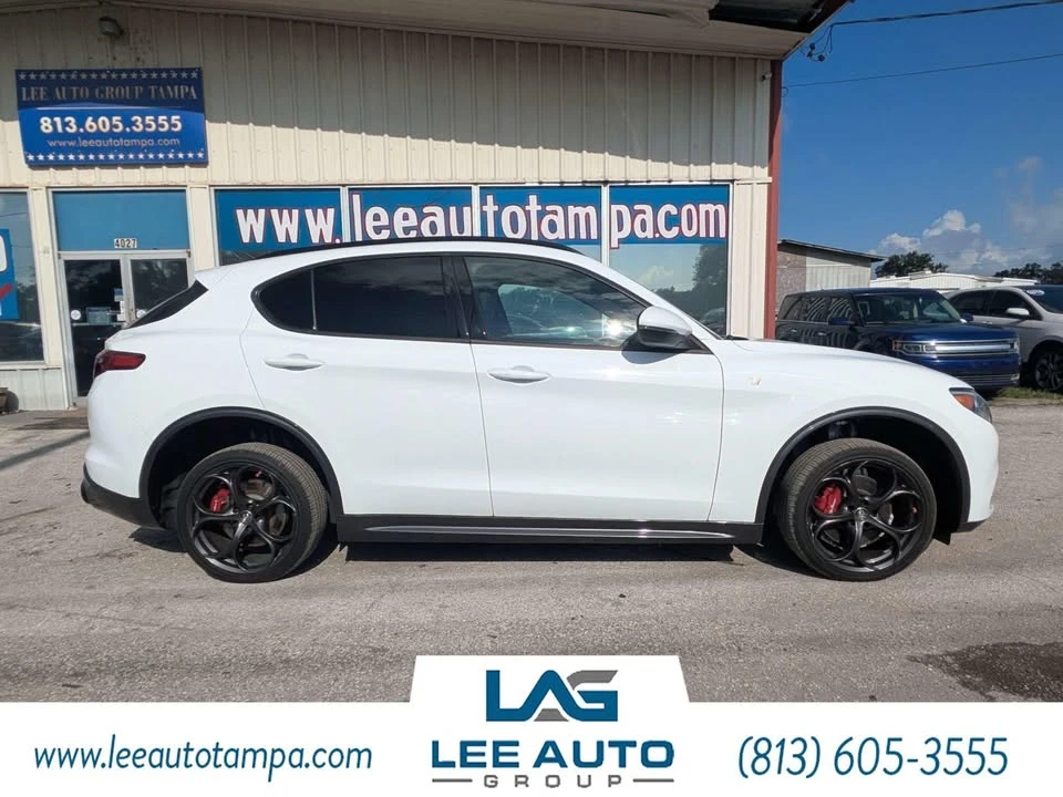 2022 Alfa Romeo Stelvio - Image 2 of 20