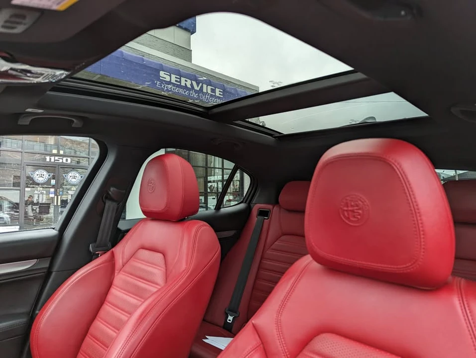 2022 Alfa Romeo Stelvio - Image 13 of 20