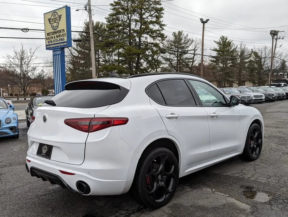 2022 Alfa Romeo Stelvio - Image 3 of 20
