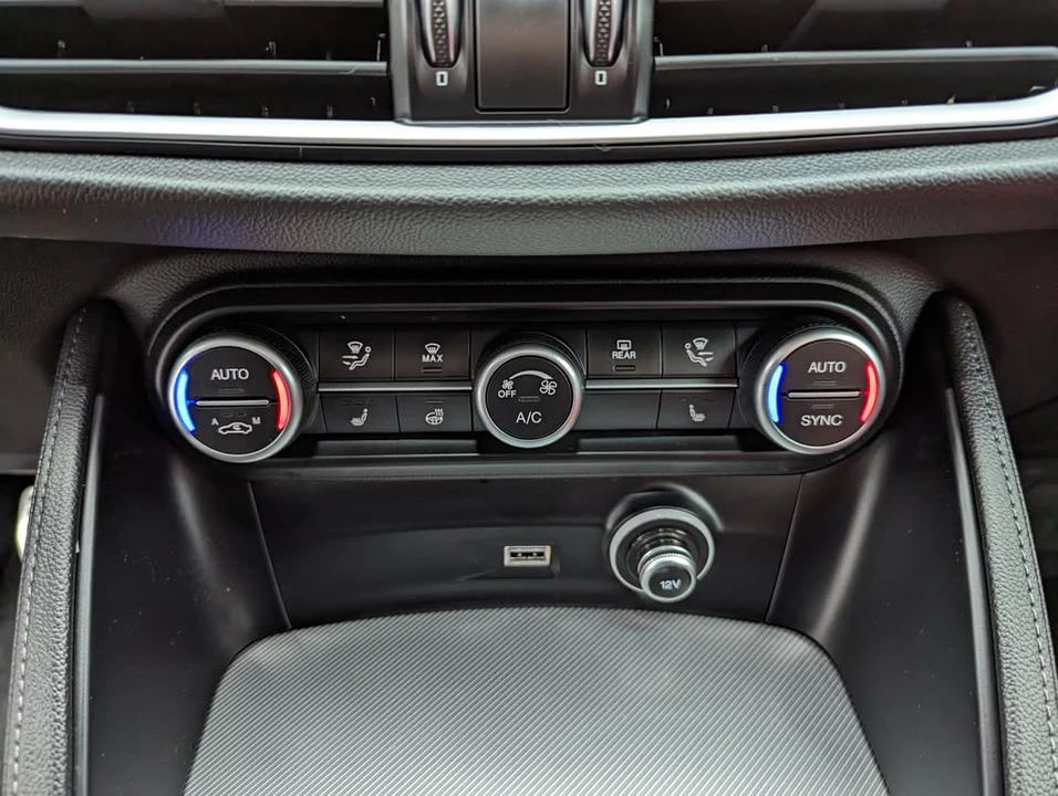 2022 Alfa Romeo Stelvio - Image 11 of 20
