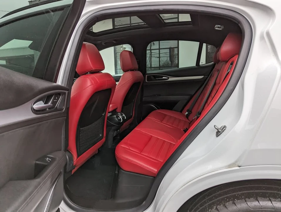 2022 Alfa Romeo Stelvio - Image 16 of 20