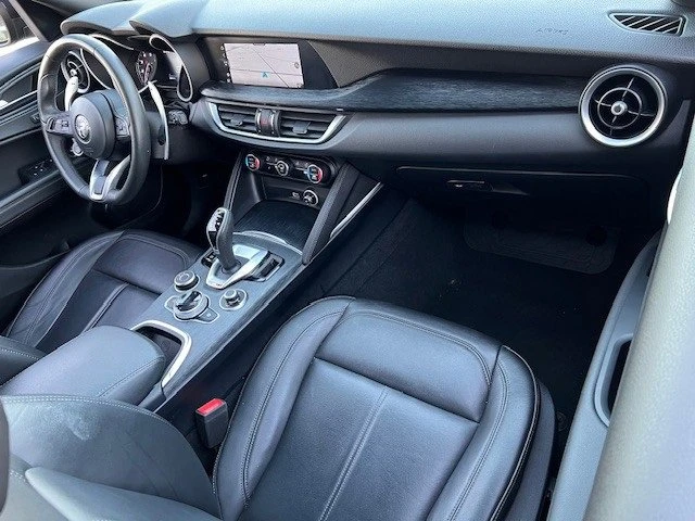 2022 Alfa Romeo Stelvio - Image 15 of 19