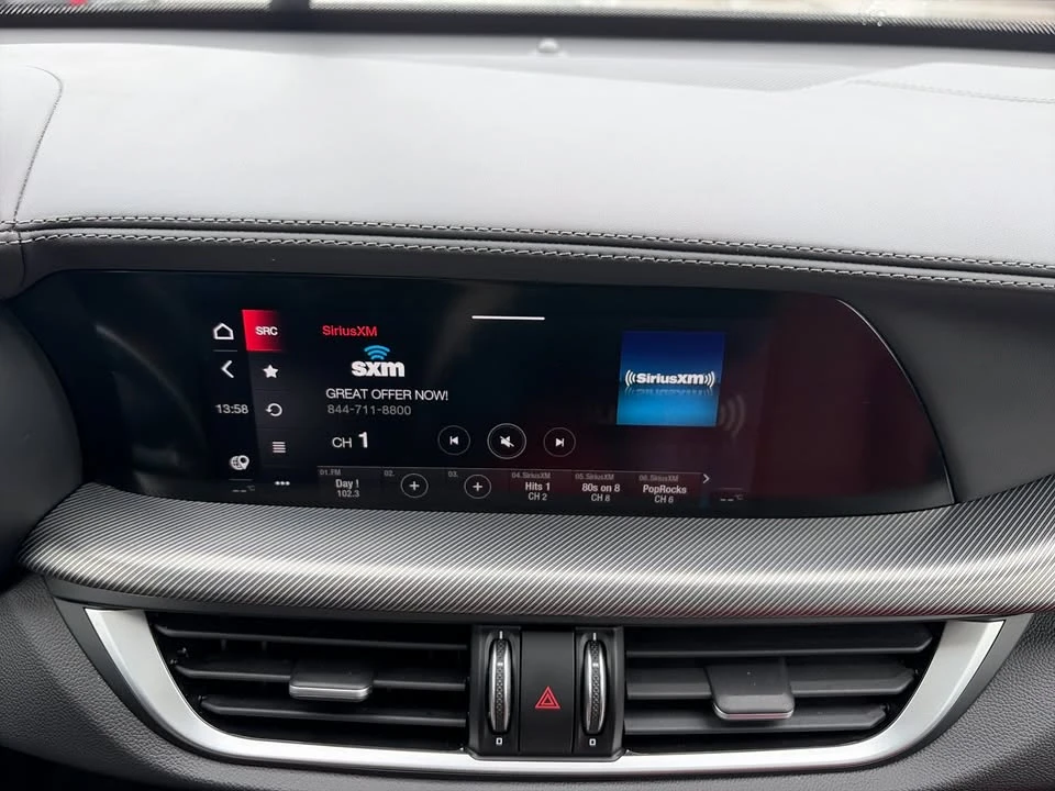 2022 Alfa Romeo Giulia - Image 8 of 17