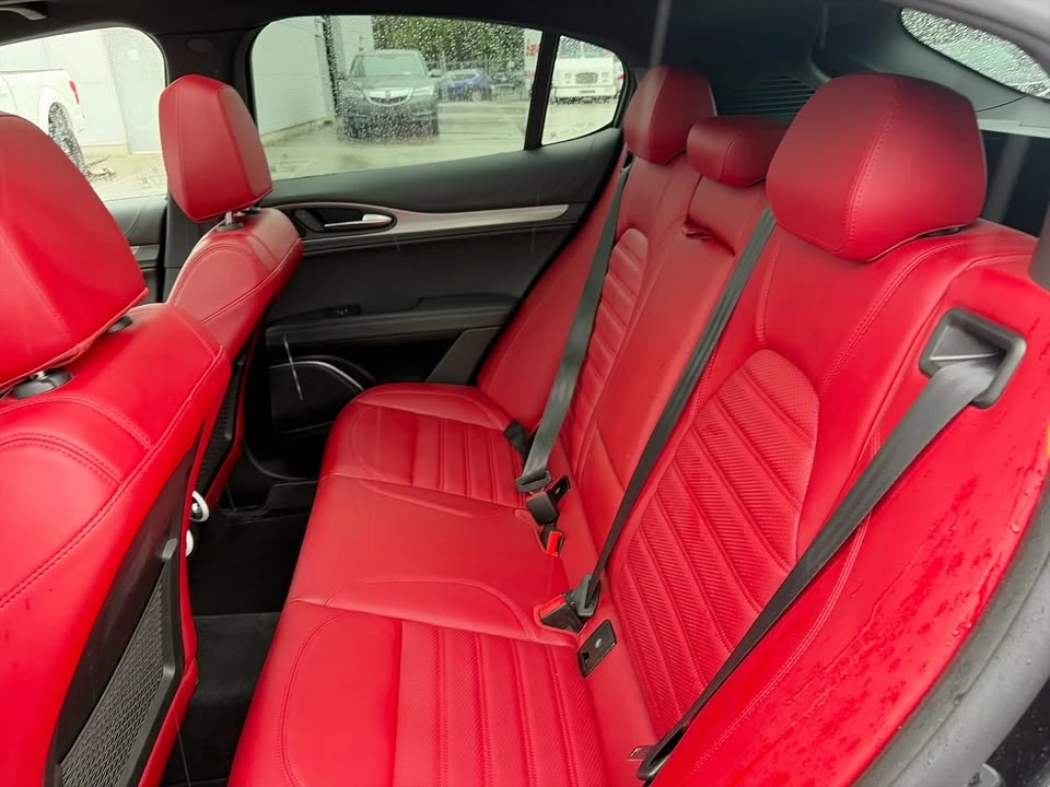 2022 Alfa Romeo Giulia - Image 15 of 17