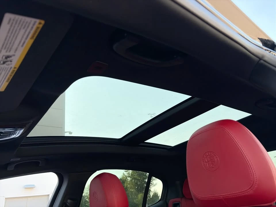 2022 Alfa Romeo Tonale - Image 14 of 18