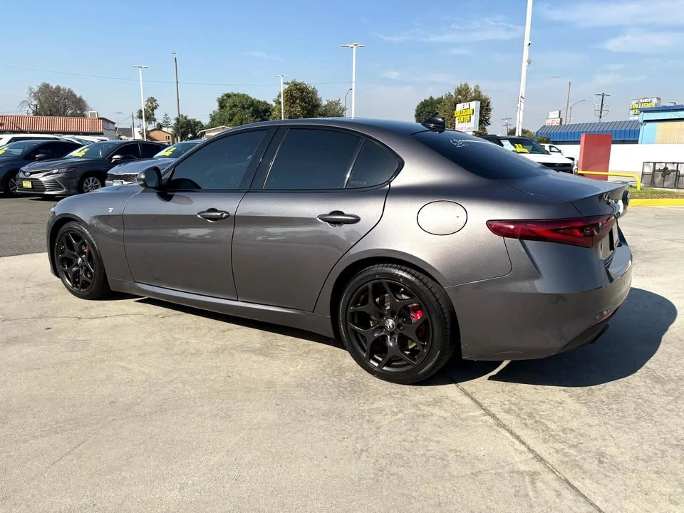 2022 Alfa Romeo Giulia - Image 4 of 20