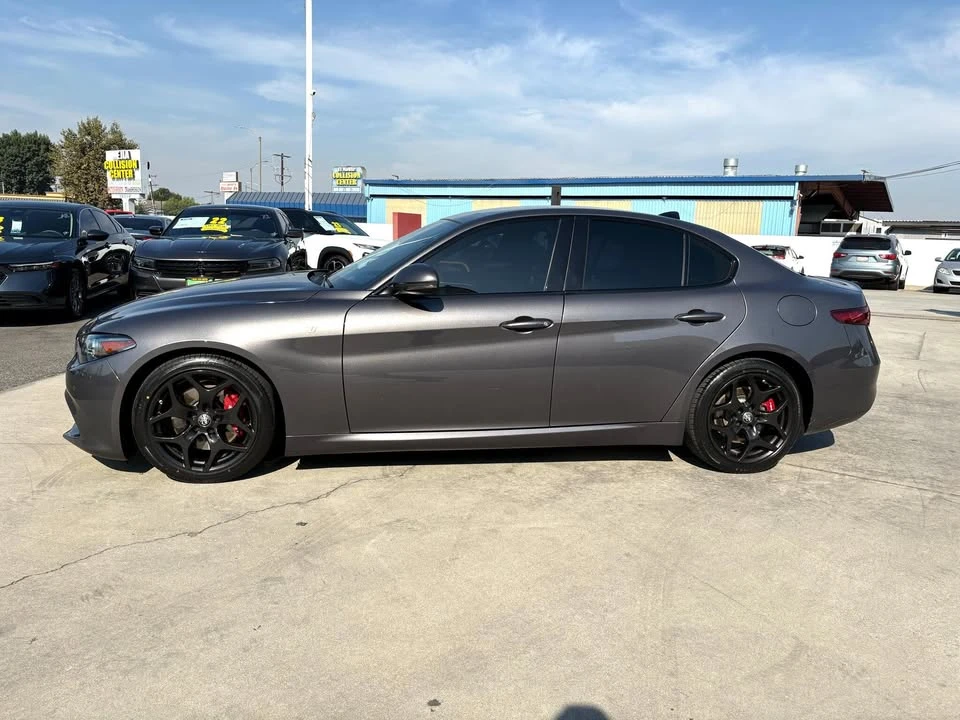 2022 Alfa Romeo Giulia - Image 3 of 20