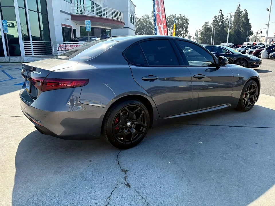 2022 Alfa Romeo Giulia - Image 8 of 20