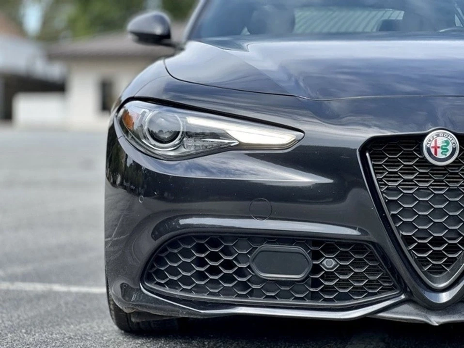 2022 Alfa Romeo Giulia - Image 5 of 20