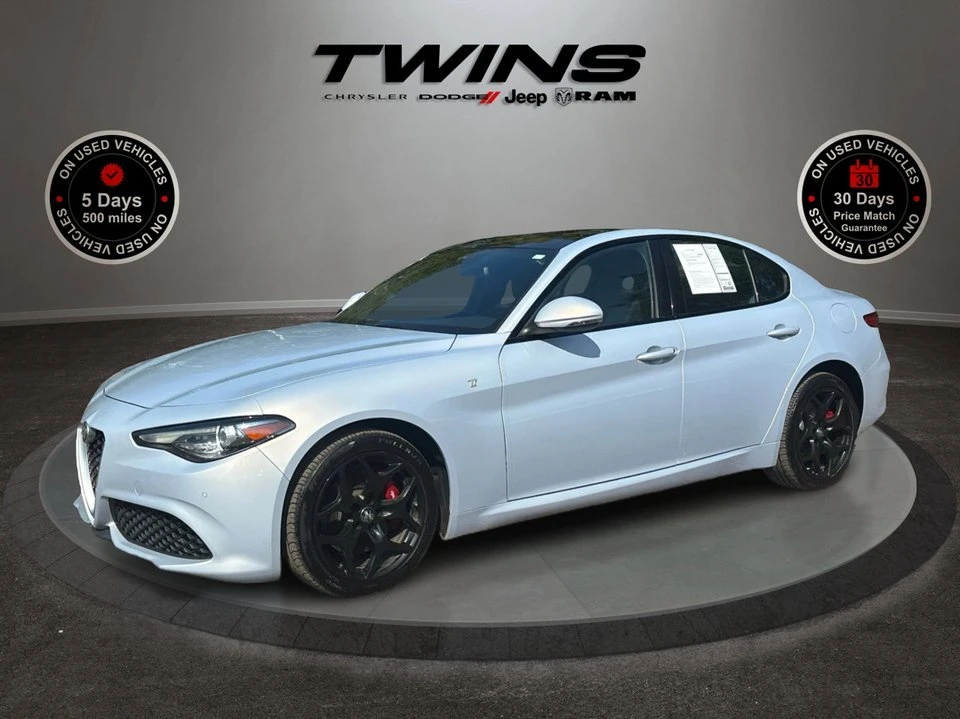 2022 Alfa Romeo Giulia - Image 7 of 20