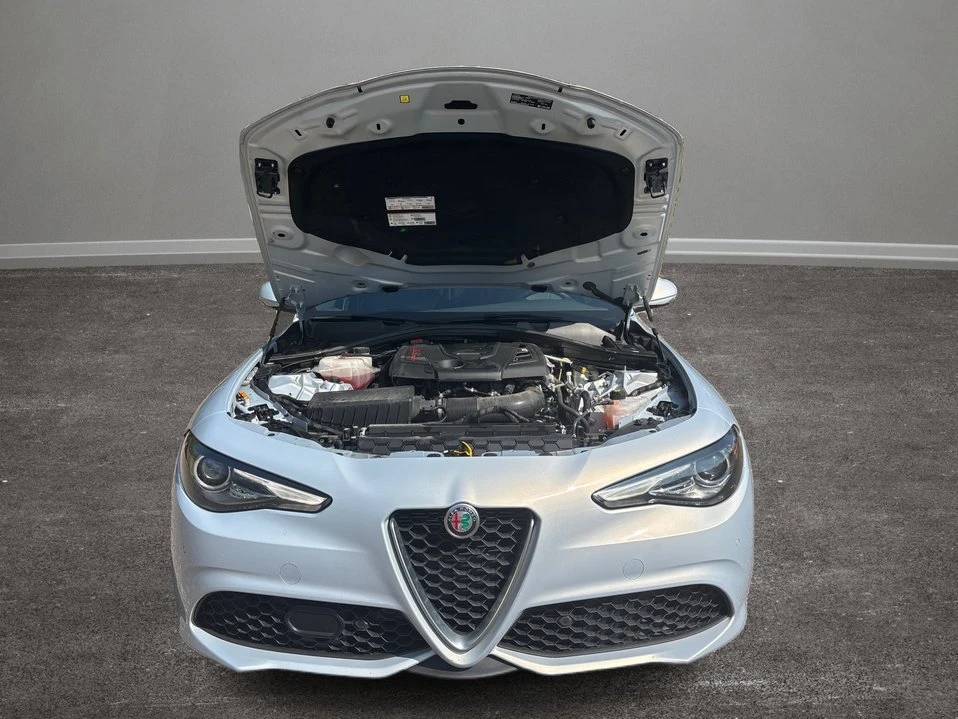 2022 Alfa Romeo Giulia - Image 11 of 20