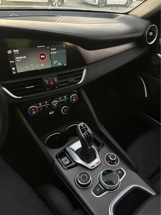 2022 Alfa Romeo Giulia - Image 4 of 5