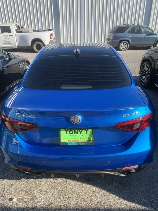 2022 Alfa Romeo Giulia - Image 4 of 6