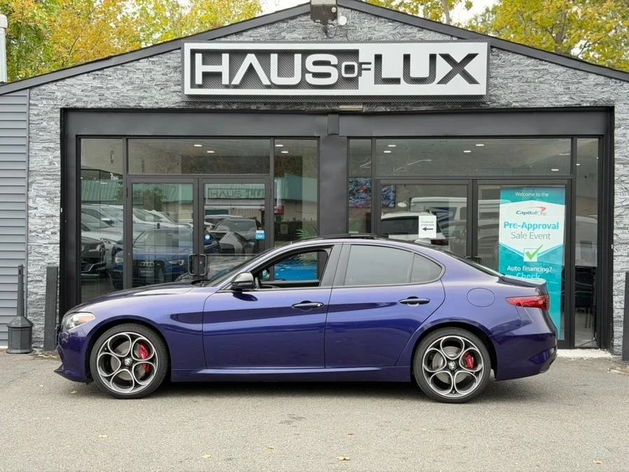 2022 Alfa Romeo Giulia - Image 12 of 20
