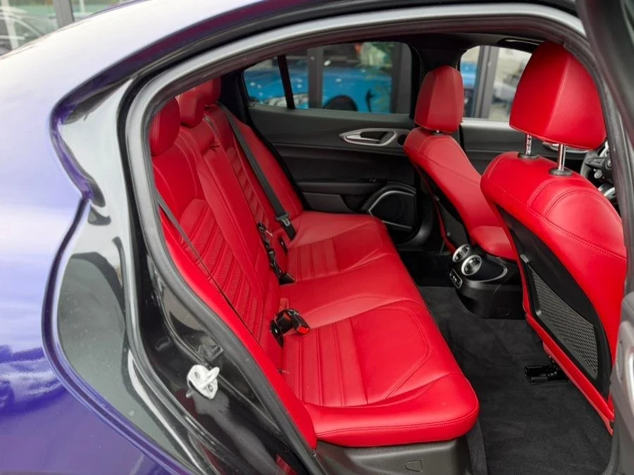 2022 Alfa Romeo Giulia - Image 10 of 20
