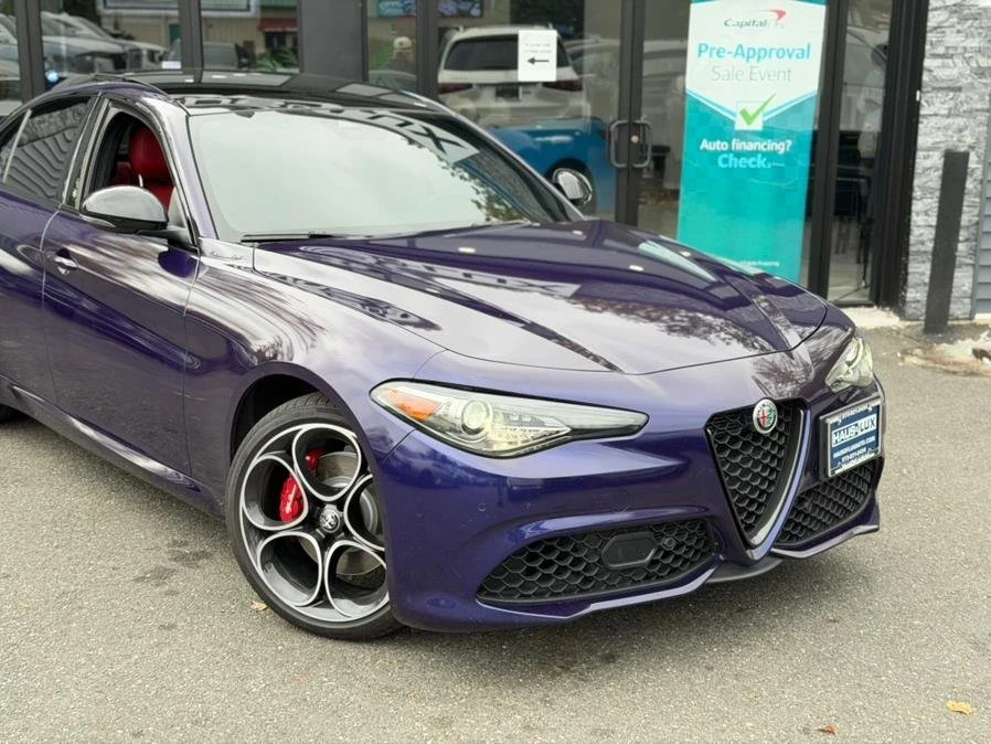 2022 Alfa Romeo Giulia - Image 2 of 20