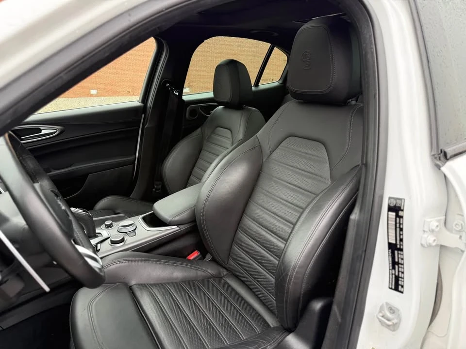 2022 Alfa Romeo Giulia - Image 12 of 14
