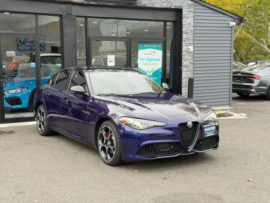 2022 Alfa Romeo Giulia - Image 5 of 20