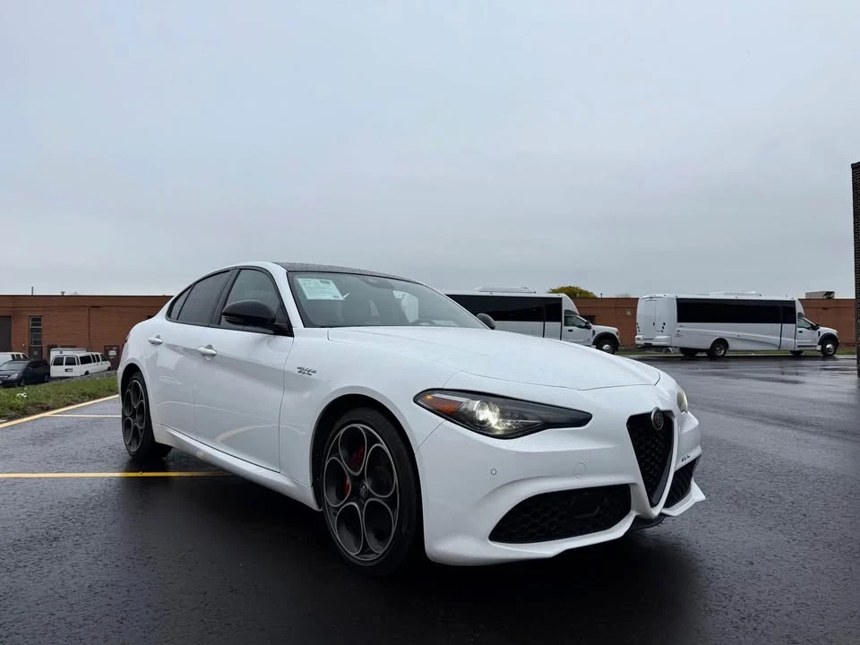 2022 Alfa Romeo Giulia - Image 3 of 14